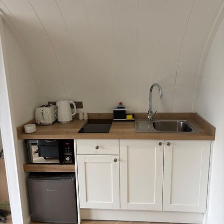 Отель Kings Caves Glamping Torbeg Экстерьер фото