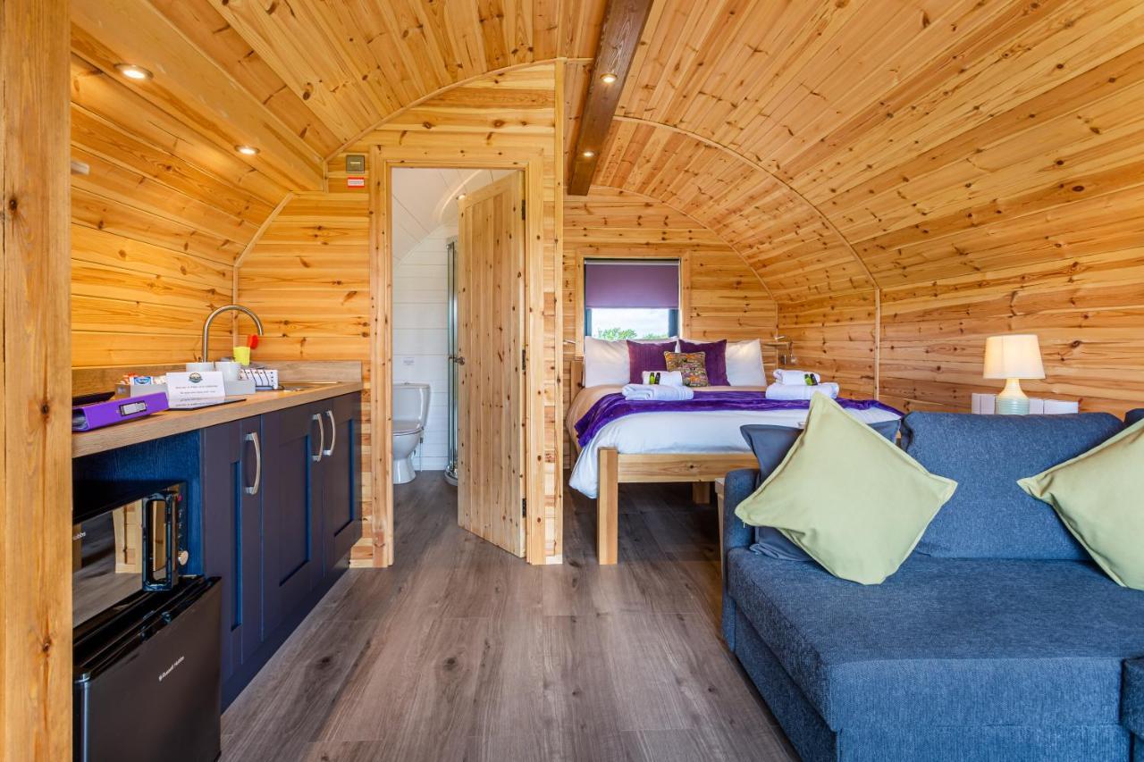 Отель Kings Caves Glamping Torbeg Экстерьер фото