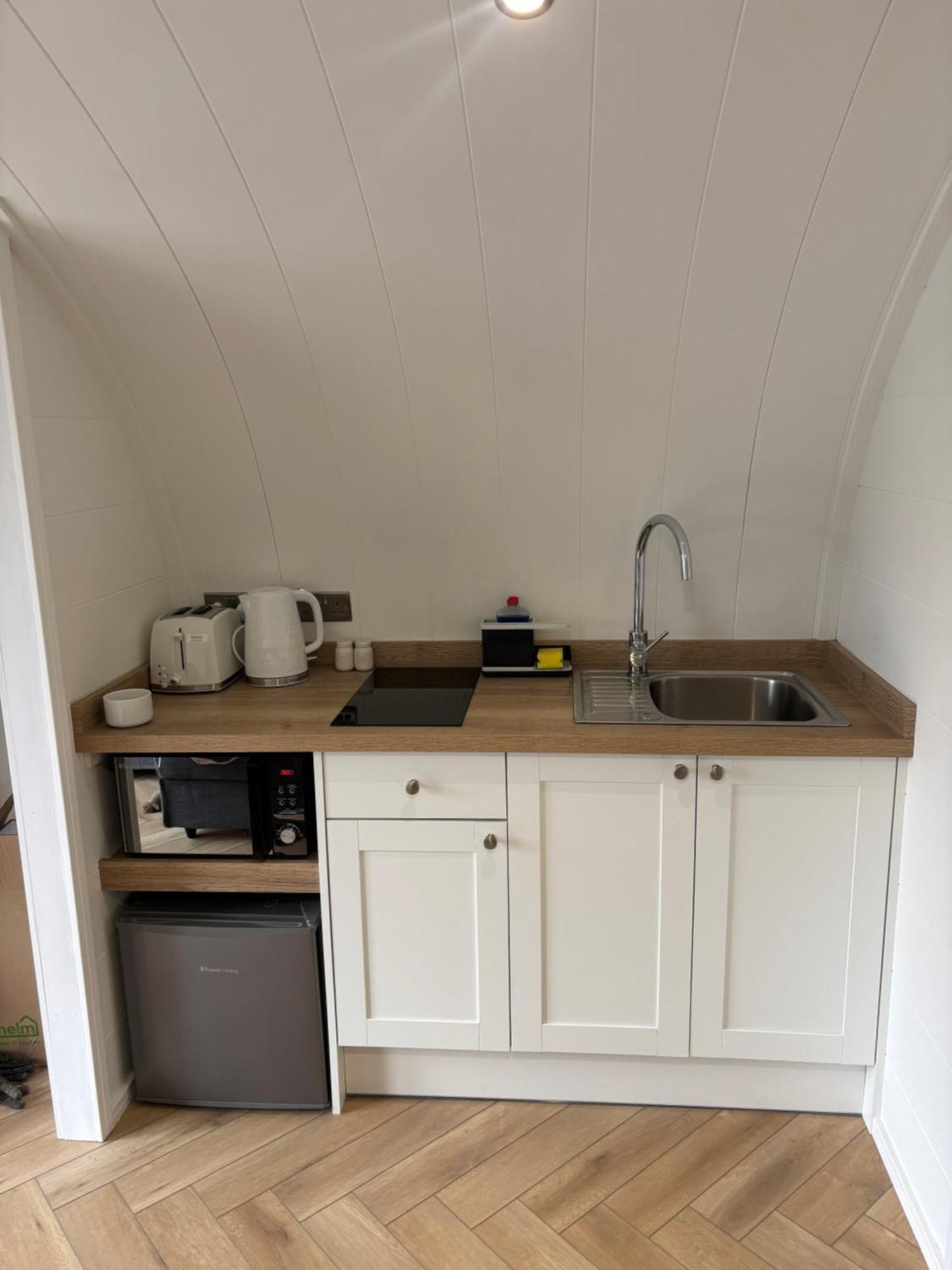 Отель Kings Caves Glamping Torbeg Экстерьер фото